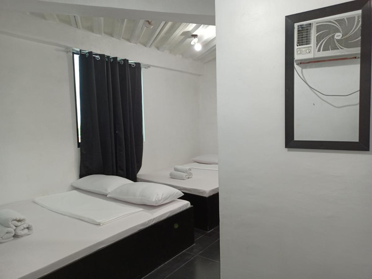 Ludy'S 2 Pension House Carles Buitenkant foto